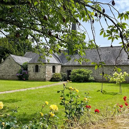 La Maison De Pomeleuc Forges de Lanouee